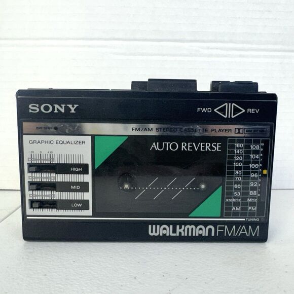 Sony Walkman WM-F18/F28 Portable Cassette Player AM/FM FOR PARTS ONLY - Picture 1 of 10